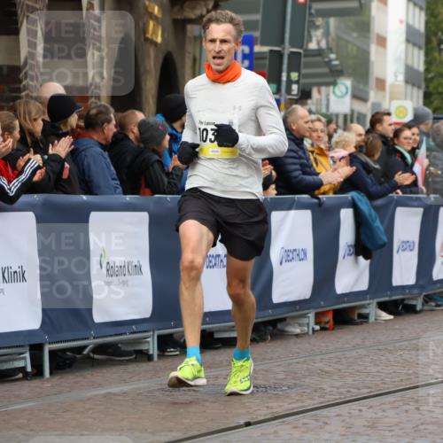 05.10.2025 - 20. swb-Marathon Bremen Strokosch-Dieckow http://msf.ph/oto/9221149 05.10.2025 10:37:42 Ziel 10347, 10501, 10775, 11176 meine-sportfotos.de