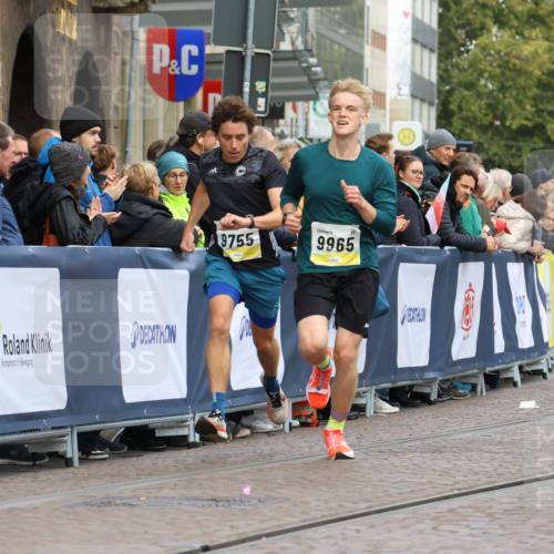 05.10.2025 - 20. swb-Marathon Bremen Strokosch-Dieckow http://msf.ph/oto/9221237 05.10.2025 10:38:00 Ziel 9755, 11328, 11465 meine-sportfotos.de
