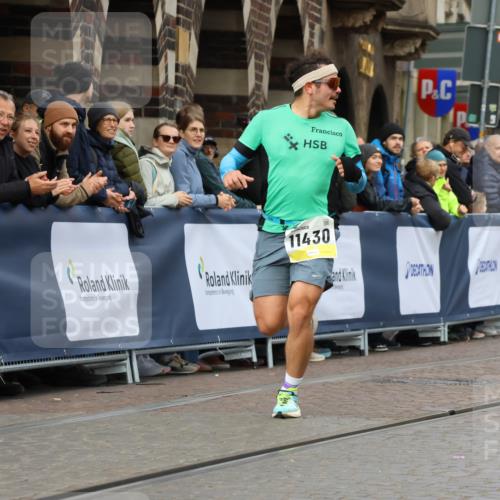 05.10.2025 - 20. swb-Marathon Bremen Strokosch-Dieckow http://msf.ph/oto/9221324 05.10.2025 10:38:23 Ziel 9809, 11430 meine-sportfotos.de
