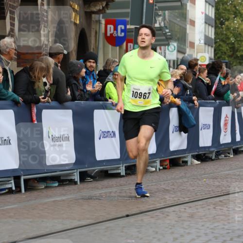 05.10.2025 - 20. swb-Marathon Bremen Strokosch-Dieckow http://msf.ph/oto/9221440 05.10.2025 10:38:53 Ziel 10967 meine-sportfotos.de