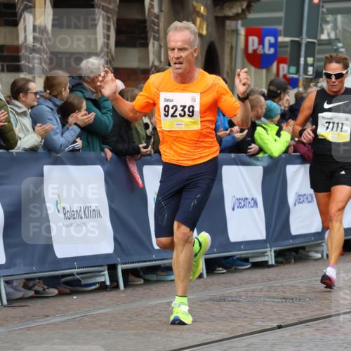 05.10.2025 - 20. swb-Marathon Bremen Strokosch-Dieckow http://msf.ph/oto/9221551 05.10.2025 10:39:21 Ziel 7111, 9239, 9863, 10908, 11067, 11343 meine-sportfotos.de