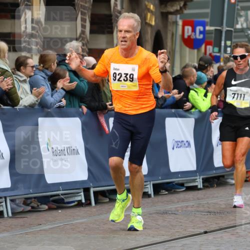 05.10.2025 - 20. swb-Marathon Bremen Strokosch-Dieckow http://msf.ph/oto/9221554 05.10.2025 10:39:21 Ziel 7111, 9239, 9863, 10908, 11067, 11343 meine-sportfotos.de