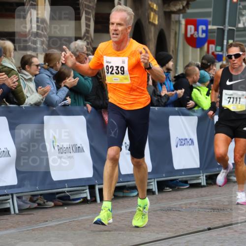 05.10.2025 - 20. swb-Marathon Bremen Strokosch-Dieckow http://msf.ph/oto/9221558 05.10.2025 10:39:21 Ziel 7111, 9239, 9863, 10908, 11067, 11343 meine-sportfotos.de