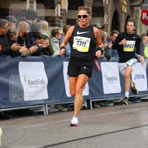 05.10.2025 - 20. swb-Marathon Bremen Strokosch-Dieckow http://msf.ph/oto/9221569 05.10.2025 10:39:22 Ziel 7111, 9239, 9863, 10908, 11067, 11343 meine-sportfotos.de