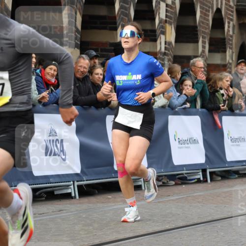 05.10.2025 - 20. swb-Marathon Bremen Strokosch-Dieckow http://msf.ph/oto/9221615 05.10.2025 10:39:25 Ziel 7111, 11067, 11343 meine-sportfotos.de
