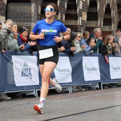 05.10.2025 - 20. swb-Marathon Bremen Strokosch-Dieckow http://msf.ph/oto/9221627 05.10.2025 10:39:25 Ziel 7111, 11067, 11343 meine-sportfotos.de