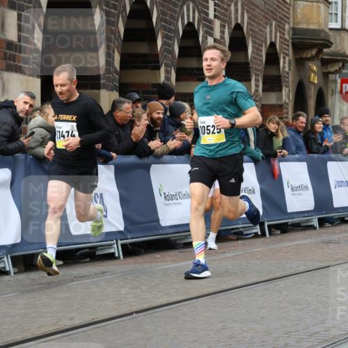 05.10.2025 - 20. swb-Marathon Bremen Strokosch-Dieckow http://msf.ph/oto/9221671 05.10.2025 10:39:37 Ziel 9289, 9671, 10525, 11349, 11418, 11474 meine-sportfotos.de
