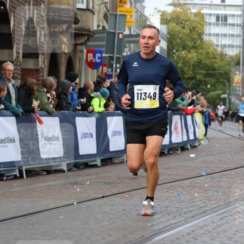 05.10.2025 - 20. swb-Marathon Bremen Strokosch-Dieckow http://msf.ph/oto/9221707 05.10.2025 10:39:45 Ziel 9922, 10052, 10171, 10175, 10176, 10753, 11335, 11349 meine-sportfotos.de