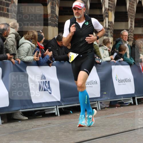 05.10.2025 - 20. swb-Marathon Bremen Strokosch-Dieckow http://msf.ph/oto/9221727 05.10.2025 10:39:47 Ziel 9213, 9922, 10052, 10171, 10175, 10176, 10753, 11335, 11349 meine-sportfotos.de