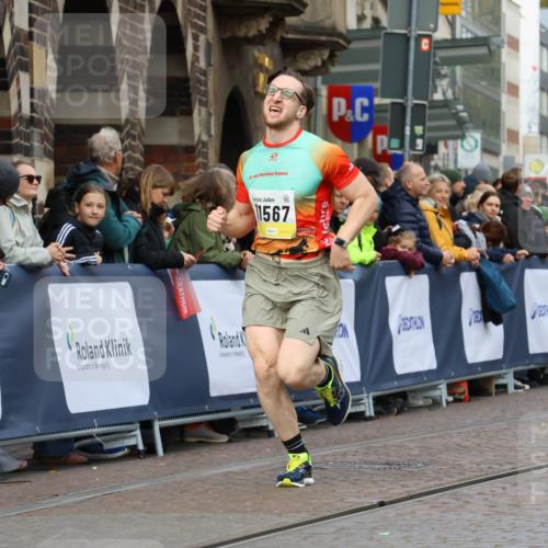 05.10.2025 - 20. swb-Marathon Bremen Strokosch-Dieckow http://msf.ph/oto/9221848 05.10.2025 10:40:09 Ziel 11567 meine-sportfotos.de