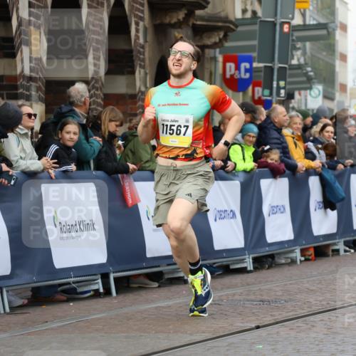 05.10.2025 - 20. swb-Marathon Bremen Strokosch-Dieckow http://msf.ph/oto/9221852 05.10.2025 10:40:09 Ziel 11567 meine-sportfotos.de