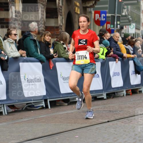 05.10.2025 - 20. swb-Marathon Bremen Strokosch-Dieckow http://msf.ph/oto/9221968 05.10.2025 10:40:35 Ziel 11114 meine-sportfotos.de