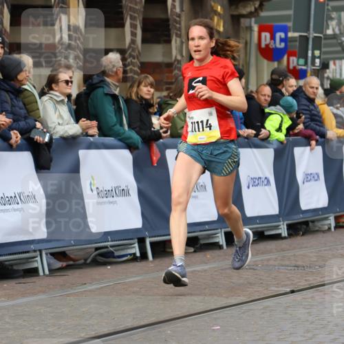 05.10.2025 - 20. swb-Marathon Bremen Strokosch-Dieckow http://msf.ph/oto/9221976 05.10.2025 10:40:35 Ziel 11114 meine-sportfotos.de