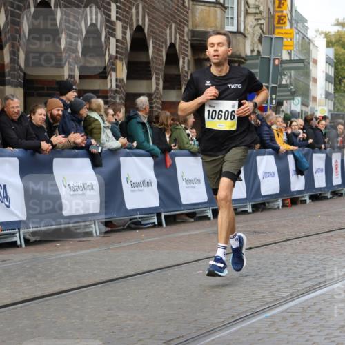 05.10.2025 - 20. swb-Marathon Bremen Strokosch-Dieckow http://msf.ph/oto/9222060 05.10.2025 10:41:08 Ziel 10606, 10952, 11069 meine-sportfotos.de