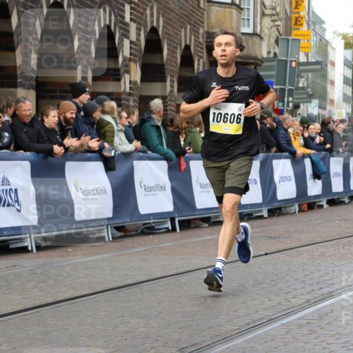 05.10.2025 - 20. swb-Marathon Bremen Strokosch-Dieckow http://msf.ph/oto/9222064 05.10.2025 10:41:08 Ziel 10606, 10952, 11069 meine-sportfotos.de