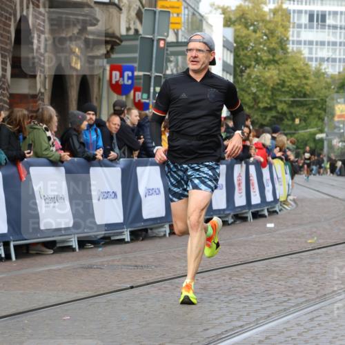 05.10.2025 - 20. swb-Marathon Bremen Strokosch-Dieckow http://msf.ph/oto/9222125 05.10.2025 10:41:19 Ziel 9262, 10910, 11069, 11086 meine-sportfotos.de