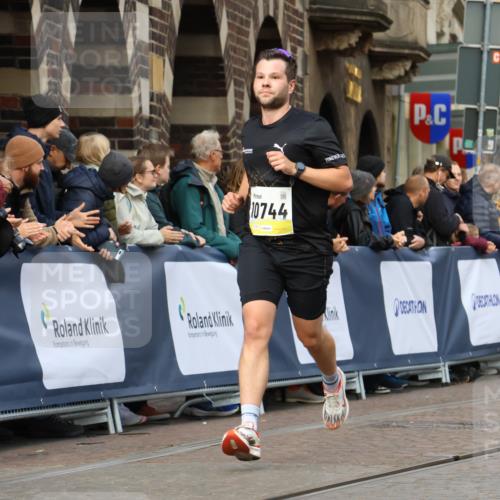 05.10.2025 - 20. swb-Marathon Bremen Strokosch-Dieckow http://msf.ph/oto/9222163 05.10.2025 10:41:28 Ziel 10744, 10910 meine-sportfotos.de