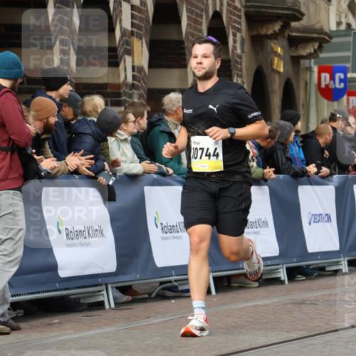 05.10.2025 - 20. swb-Marathon Bremen Strokosch-Dieckow http://msf.ph/oto/9222169 05.10.2025 10:41:28 Ziel 10744, 10910 meine-sportfotos.de