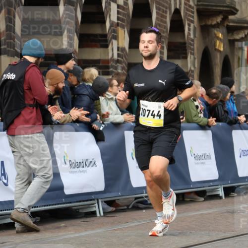 05.10.2025 - 20. swb-Marathon Bremen Strokosch-Dieckow http://msf.ph/oto/9222179 05.10.2025 10:41:28 Ziel 10744, 10910 meine-sportfotos.de