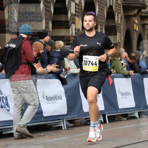 05.10.2025 - 20. swb-Marathon Bremen Strokosch-Dieckow http://msf.ph/oto/9222181 05.10.2025 10:41:28 Ziel 10744, 10910 meine-sportfotos.de