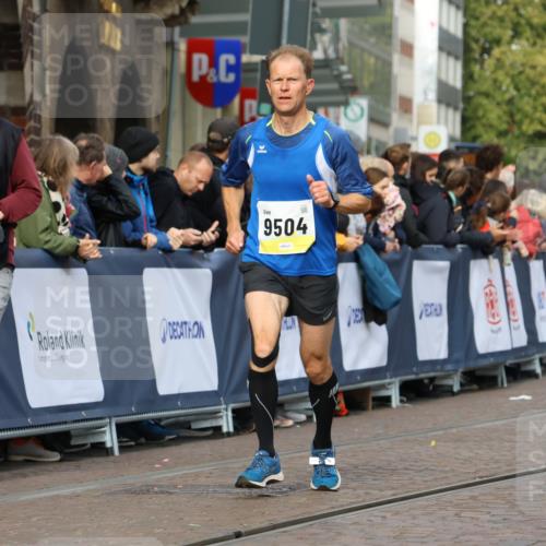 05.10.2025 - 20. swb-Marathon Bremen Strokosch-Dieckow http://msf.ph/oto/9222336 05.10.2025 10:42:06 Ziel 8187, 9364, 9504, 9849, 10838 meine-sportfotos.de