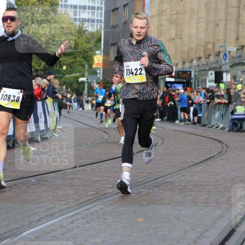 05.10.2025 - 20. swb-Marathon Bremen Strokosch-Dieckow http://msf.ph/oto/9222401 05.10.2025 10:42:14 Ziel 8187, 9364, 9700, 10838, 11217, 11422 meine-sportfotos.de