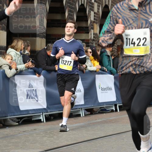 05.10.2025 - 20. swb-Marathon Bremen Strokosch-Dieckow http://msf.ph/oto/9222438 05.10.2025 10:42:17 Ziel 8187, 9700, 9775, 10375, 10838, 11217, 11230, 11422 meine-sportfotos.de