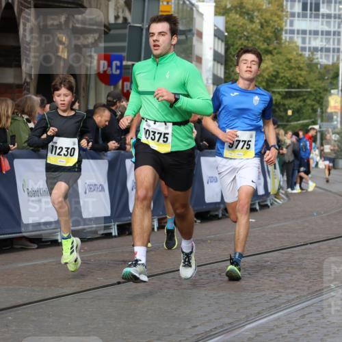 05.10.2025 - 20. swb-Marathon Bremen Strokosch-Dieckow http://msf.ph/oto/9222514 05.10.2025 10:42:24 Ziel 9700, 9775, 10208, 10375, 11230, 11725 meine-sportfotos.de