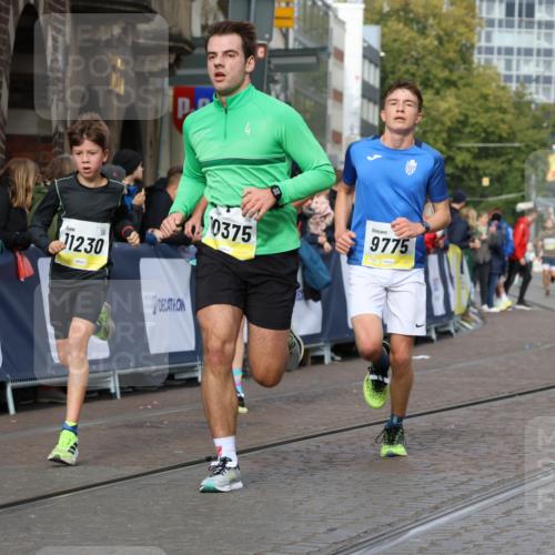 05.10.2025 - 20. swb-Marathon Bremen Strokosch-Dieckow http://msf.ph/oto/9222533 05.10.2025 10:42:24 Ziel 9700, 9775, 10208, 10375, 11230, 11725 meine-sportfotos.de