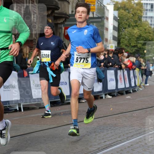05.10.2025 - 20. swb-Marathon Bremen Strokosch-Dieckow http://msf.ph/oto/9222560 05.10.2025 10:42:25 Ziel 9775, 10208, 10375, 11230, 11725 meine-sportfotos.de