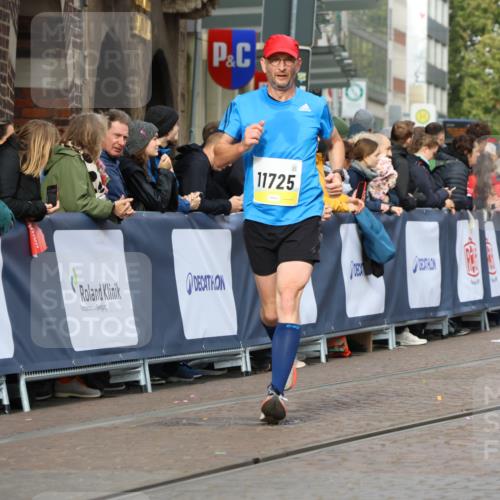 05.10.2025 - 20. swb-Marathon Bremen Strokosch-Dieckow http://msf.ph/oto/9222574 05.10.2025 10:42:30 Ziel 11725 meine-sportfotos.de