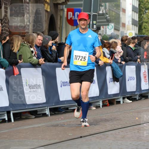 05.10.2025 - 20. swb-Marathon Bremen Strokosch-Dieckow http://msf.ph/oto/9222586 05.10.2025 10:42:30 Ziel 11725 meine-sportfotos.de