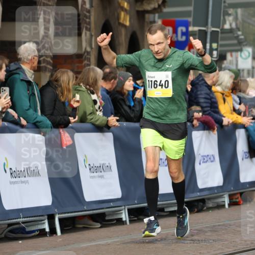 05.10.2025 - 20. swb-Marathon Bremen Strokosch-Dieckow http://msf.ph/oto/9222714 05.10.2025 10:42:50 Ziel 9524, 10624, 11640 meine-sportfotos.de