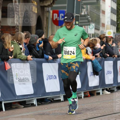05.10.2025 - 20. swb-Marathon Bremen Strokosch-Dieckow http://msf.ph/oto/9222732 05.10.2025 10:42:54 Ziel 10045, 10624, 11640 meine-sportfotos.de