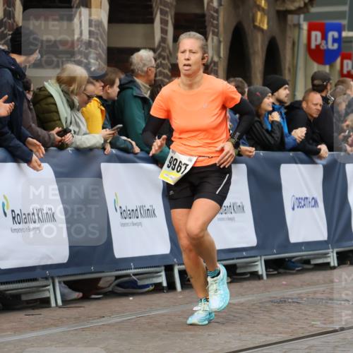 05.10.2025 - 20. swb-Marathon Bremen Strokosch-Dieckow http://msf.ph/oto/9222993 05.10.2025 10:43:23 Ziel 9967 meine-sportfotos.de