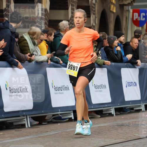 05.10.2025 - 20. swb-Marathon Bremen Strokosch-Dieckow http://msf.ph/oto/9223000 05.10.2025 10:43:23 Ziel 9967 meine-sportfotos.de