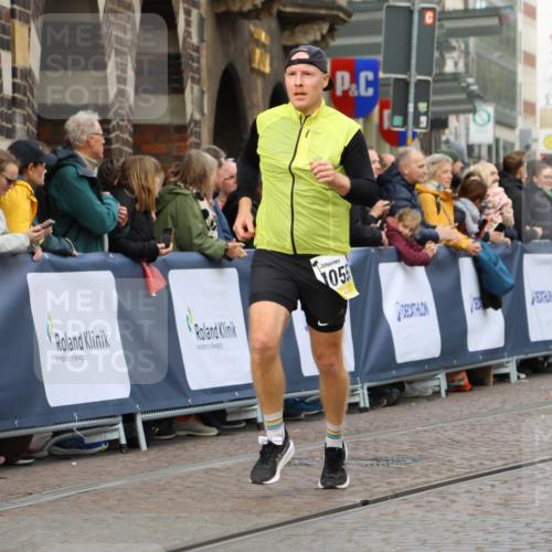 05.10.2025 - 20. swb-Marathon Bremen Strokosch-Dieckow http://msf.ph/oto/9223107 05.10.2025 10:43:46 Ziel 9270, 10559 meine-sportfotos.de