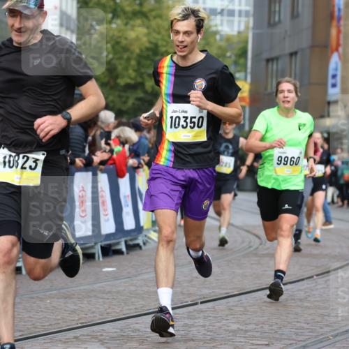 05.10.2025 - 20. swb-Marathon Bremen Strokosch-Dieckow http://msf.ph/oto/9223822 05.10.2025 10:45:47 Ziel 28, 9285, 9960, 10350, 10773, 10823 meine-sportfotos.de