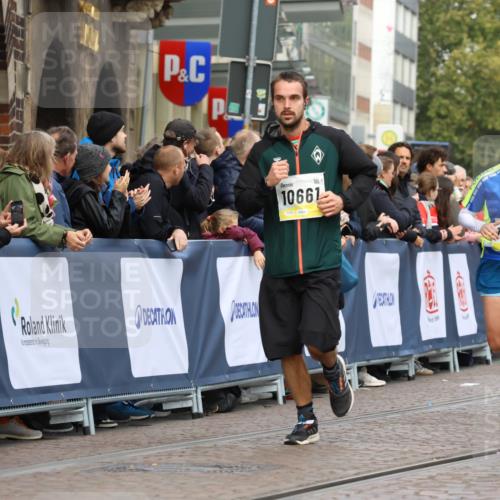 05.10.2025 - 20. swb-Marathon Bremen Strokosch-Dieckow http://msf.ph/oto/9223906 05.10.2025 10:46:49 Ziel 10277, 10661, 10750, 11189 meine-sportfotos.de