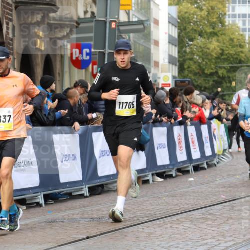 05.10.2025 - 20. swb-Marathon Bremen Strokosch-Dieckow http://msf.ph/oto/9223939 05.10.2025 10:47:23 Ziel 9244, 9428, 9670, 10319, 10637, 10667, 10951, 11498, 11705, 11742 meine-sportfotos.de