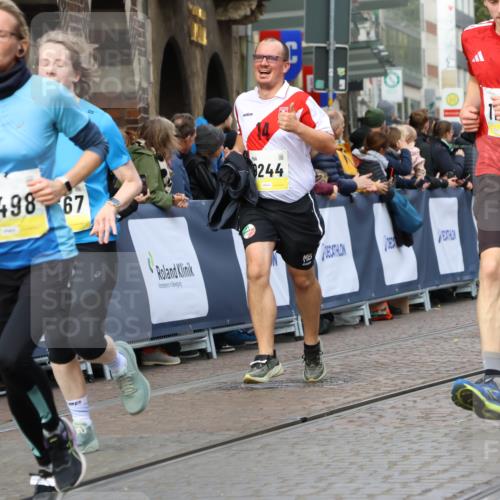 05.10.2025 - 20. swb-Marathon Bremen Strokosch-Dieckow http://msf.ph/oto/9223952 05.10.2025 10:47:26 Ziel 9244, 9428, 9924, 10319, 10637, 10667, 10951, 11498, 11705, 11742 meine-sportfotos.de
