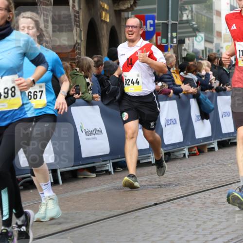 05.10.2025 - 20. swb-Marathon Bremen Strokosch-Dieckow http://msf.ph/oto/9223954 05.10.2025 10:47:26 Ziel 9244, 9428, 9924, 10319, 10637, 10667, 10951, 11498, 11705, 11742 meine-sportfotos.de