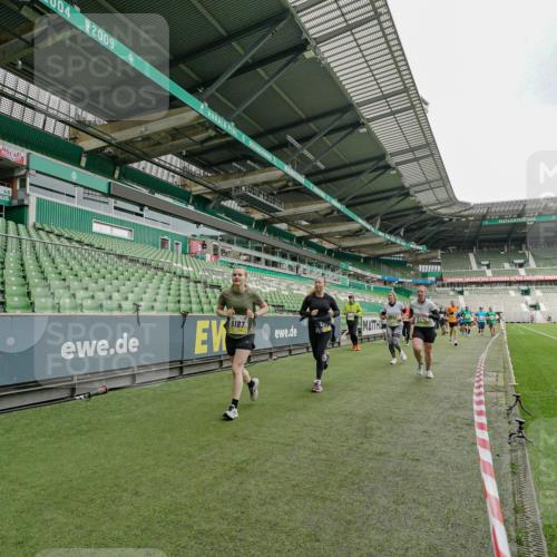 05.10.2025 - 20. swb-Marathon Bremen Michael Burmester http://msf.ph/oto/9224207 05.10.2025 10:32:41 Laufen im Stadion 7165, 8118, 8326, 8333, 9176, 9187, 9195, 9197, 9238, 9268, 9284, 9295, 9313, 9318, 9367, 9392, 9402, 9407, 9427, 9436, 9439, 9456, 9461, 9464, 9475, 9492, 9494, 9514, 9517, 9548, 9570, 9574, 9621, 9650, 9701, 9754, 9776, 9830, 9834, 9856, 9868, 9900, 9918, 9933, 9939, 9950, 9956, 9957, 9985, 10007, 10034, 10038, 10042, 10046, 10064, 10075, 10097, 10128, 10174, 10215, 10242, 10262, 10308, 10309, 10326, 10349, 10385, 10388, 10402, 10416, 10436, 10460, 10475, 10487 meine-sportfotos.de