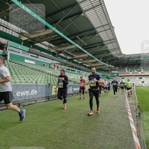 05.10.2025 - 20. swb-Marathon Bremen Michael Burmester http://msf.ph/oto/9224242 05.10.2025 10:33:02 Laufen im Stadion 7077, 7165, 9176, 9187, 9195, 9197, 9238, 9258, 9260, 9268, 9284, 9295, 9313, 9318, 9367, 9392, 9402, 9407, 9436, 9456, 9461, 9464, 9475, 9492, 9494, 9514, 9517, 9539, 9548, 9570, 9574, 9577, 9650, 9654, 9703, 9754, 9830, 9835, 9856, 9868, 9900, 9918, 9933, 9939, 9950, 9957, 9985, 10007, 10008, 10034, 10042, 10046, 10097, 10174, 10232, 10233, 10234, 10253, 10308, 10309, 10323, 10326, 10349, 10385, 10387, 10388, 10394, 10402, 10416, 10436, 10475, 10487, 10533 meine-sportfotos.de