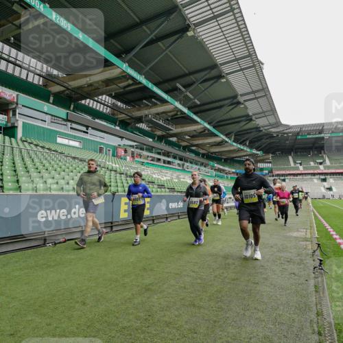 05.10.2025 - 20. swb-Marathon Bremen Michael Burmester http://msf.ph/oto/9224535 05.10.2025 10:35:21 Laufen im Stadion 7163, 9183, 9188, 9201, 9219, 9350, 9430, 9495, 9508, 9540, 9550, 9576, 9582, 9601, 9612, 9622, 9625, 9666, 9672, 9722, 9766, 9790, 9797, 9847, 9886, 9914, 9925, 9952, 9962, 9968, 9981, 10039, 10049, 10055, 10059, 10080, 10084, 10105, 10145, 10169, 10179, 10225, 10260, 10263, 10281, 10353, 10359, 10368, 10377, 10395, 10555, 10644, 10645, 10653, 10694, 10834, 10845, 10950, 10988, 7147, 7215, 9292, 9372, 9547, 9585, 9669, 9719, 9783 meine-sportfotos.de