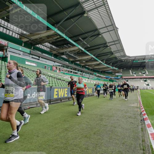 05.10.2025 - 20. swb-Marathon Bremen Michael Burmester http://msf.ph/oto/9224682 05.10.2025 10:36:05 Laufen im Stadion 7123, 7177, 7178, 7908, 8585, 9005, 9173, 9174, 9215, 9231, 9278, 9327, 9330, 9346, 9349, 9370, 9371, 9378, 9389, 9433, 9443, 9450, 9451, 9454, 9462, 9508, 9516, 9518, 9542, 9550, 9568, 9576, 9609, 9611, 9612, 9634, 9686, 9737, 9747, 9790, 9880, 9904, 9914, 9937, 9954, 9962, 9977, 10006, 10039, 10055, 10059, 10063, 10079, 10084, 10127, 10138, 10139, 10143, 10182, 10219, 10225, 10228, 10250, 10293, 10311, 10324, 10336, 10353, 10357, 10359, 10367, 10391, 7163 meine-sportfotos.de