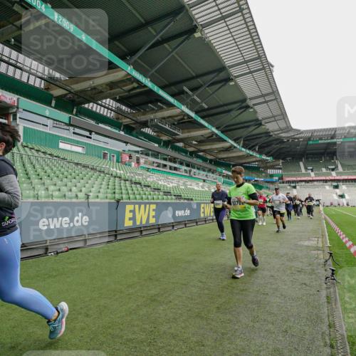 05.10.2025 - 20. swb-Marathon Bremen Michael Burmester http://msf.ph/oto/9224884 05.10.2025 10:37:09 Laufen im Stadion 7777, 9177, 9208, 9246, 9271, 9272, 9294, 9305, 9363, 9381, 9473, 9531, 9532, 9593, 9600, 9603, 9604, 9655, 9673, 9692, 9802, 9812, 9827, 9839, 9841, 9913, 9979, 9991, 10004, 10026, 10030, 10067, 10071, 10093, 10158, 10209, 10217, 10290, 10291, 10345, 10370, 10406, 10489, 10492, 10508, 10518, 10558, 10562, 10571, 10588, 10615, 10656, 10679, 10762, 10771, 10809, 10821, 10872, 10901, 11124, 11184, 11223, 11251, 7908, 8585, 9215, 9346 meine-sportfotos.de