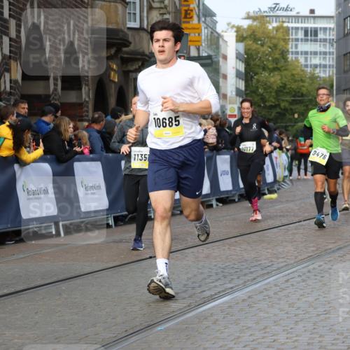 05.10.2025 - 20. swb-Marathon Bremen Strokosch-Dieckow http://msf.ph/oto/9224901 05.10.2025 10:48:30 Ziel 9298, 9385, 9406, 9437, 9478, 10131, 10177, 10685, 11005, 11096, 11357, 11505 meine-sportfotos.de