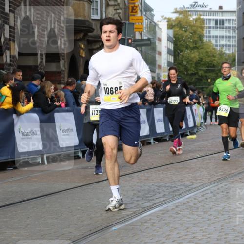 05.10.2025 - 20. swb-Marathon Bremen Strokosch-Dieckow http://msf.ph/oto/9224913 05.10.2025 10:48:30 Ziel 9298, 9385, 9406, 9437, 9478, 10131, 10177, 10685, 11005, 11096, 11357, 11505 meine-sportfotos.de