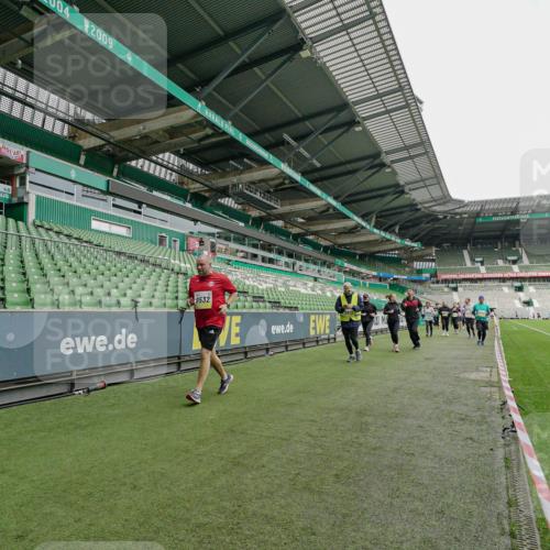05.10.2025 - 20. swb-Marathon Bremen Michael Burmester http://msf.ph/oto/9224932 05.10.2025 10:37:36 Laufen im Stadion 7776, 9177, 9208, 9246, 9305, 9360, 9363, 9365, 9381, 9426, 9448, 9531, 9532, 9536, 9600, 9603, 9642, 9748, 9802, 9839, 9841, 9893, 9913, 9979, 10067, 10158, 10194, 10265, 10271, 10274, 10290, 10291, 10301, 10345, 10370, 10471, 10477, 10489, 10508, 10510, 10518, 10562, 10571, 10611, 10615, 10762, 10771, 10777, 10821, 10826, 10829, 10837, 10872, 10876, 10995, 11001, 11050, 11121, 11124, 11150, 11162, 11183, 11184, 11223, 11251, 11415 meine-sportfotos.de